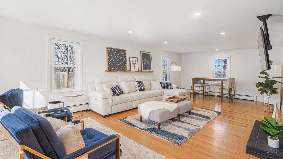 Harwich Port House | RENOVATED, Spacious, 4-bedroom, Dogs ok, Minutes from Beaches
