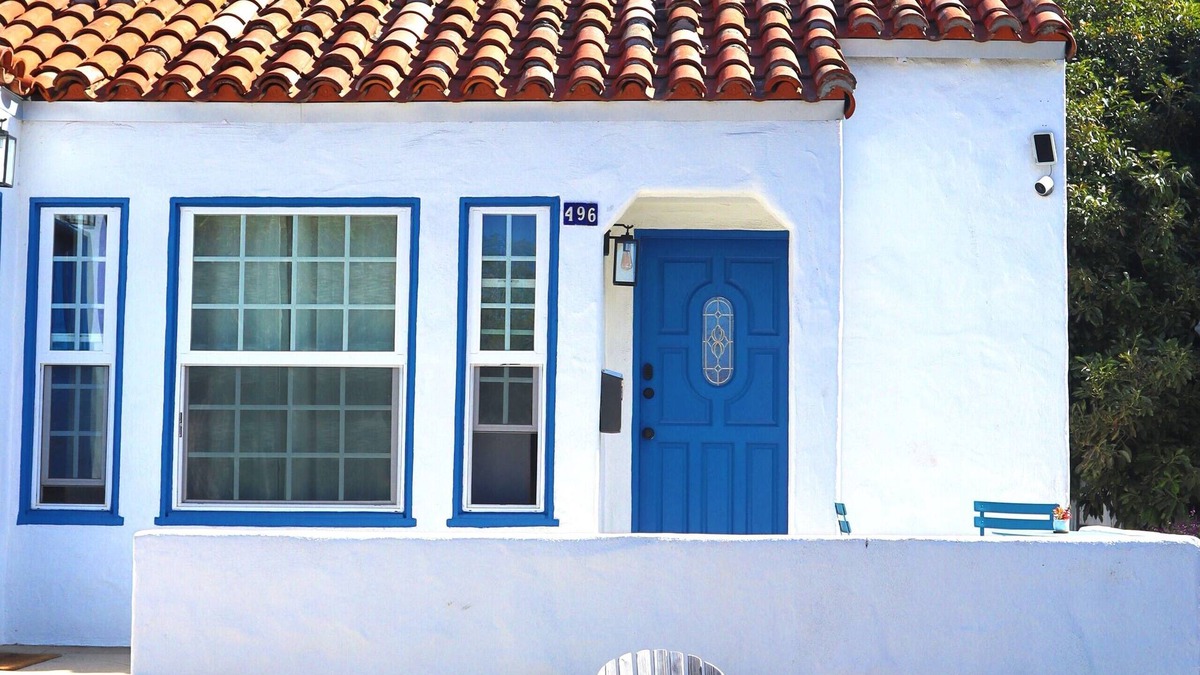 Ventura House | Renovated Spanish Bungalow! Near Beach & Downtown