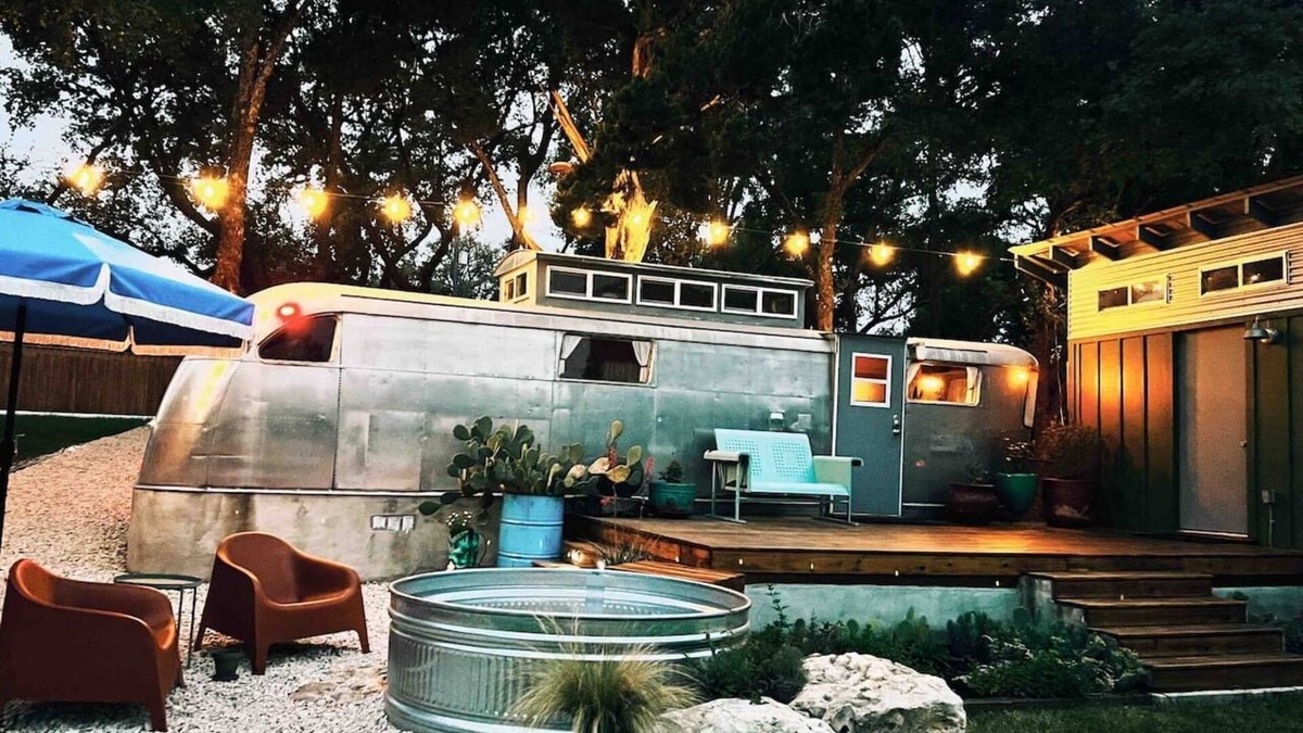 Austin House | Renovated Spartan + 3 acres + private pool“VooDoo”