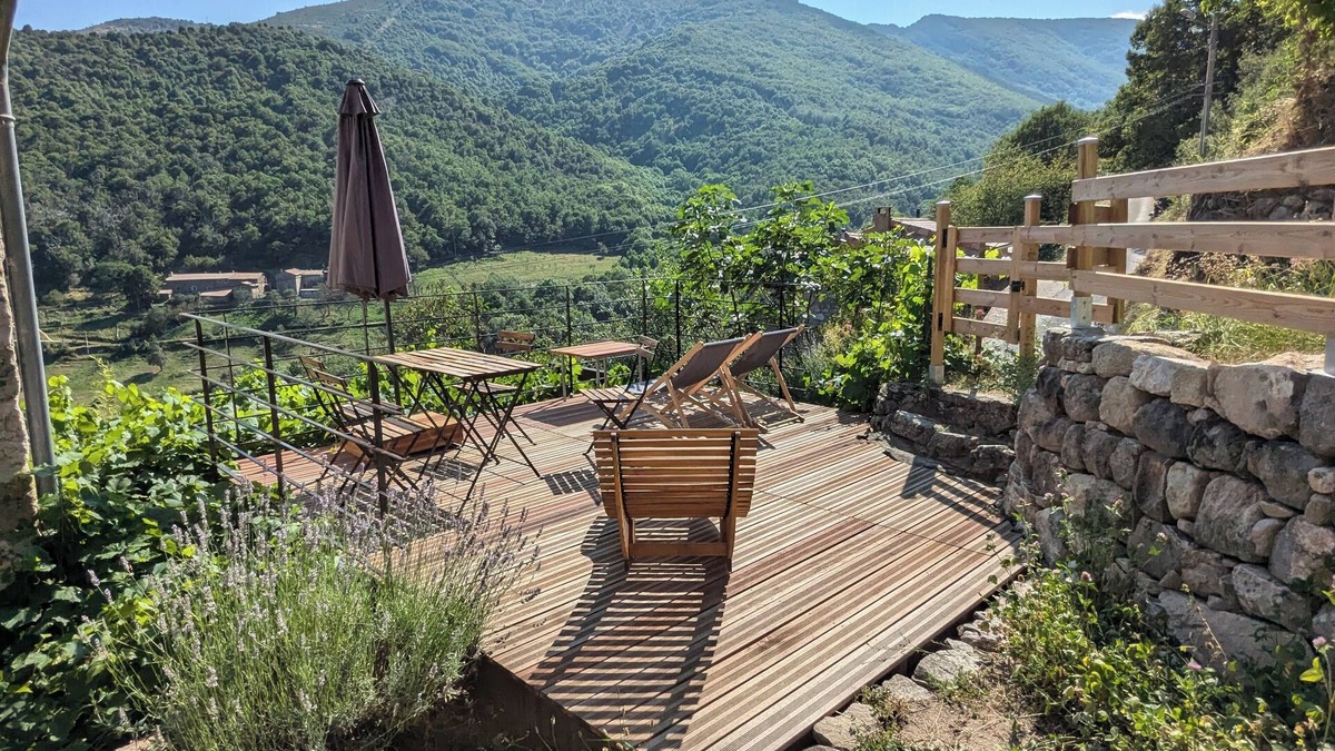 Burzet House | Renovated stone house in the heart of nature