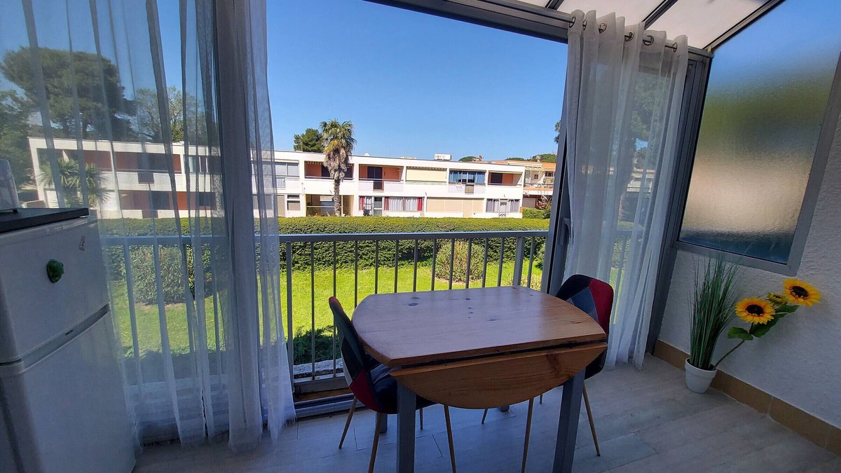 Argeles Plage Apartment | Renovated studio 500m from beach, terrace, pets allowed