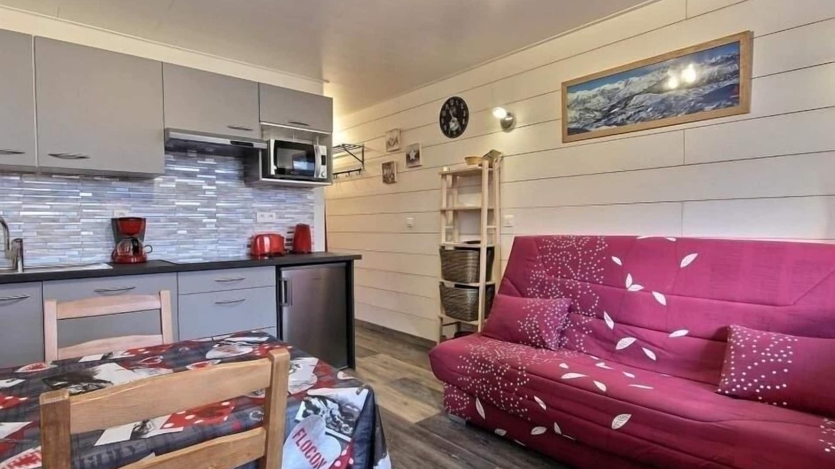 Plagne Centre Apartment | Renovated studio cabin near slopes, balcony, sleeps 4