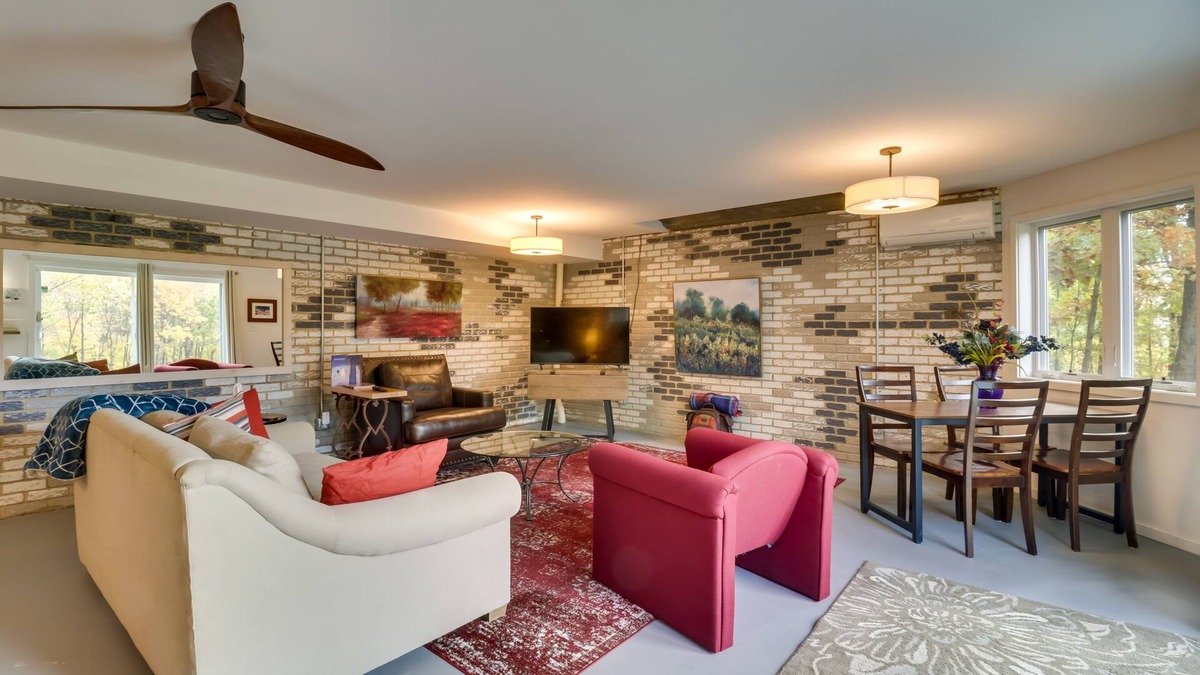 Crozet Apartment | Renovated Studio on 5 Acres - Near Vineyards!