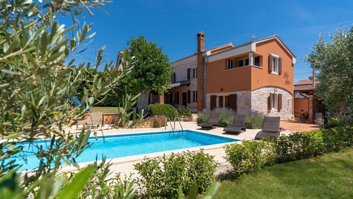 Dracevac Villa | Renovated traditional Istrian house near Porec and its beaches