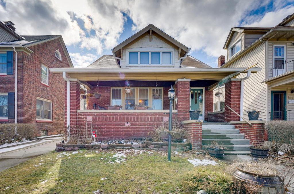 Grosse Pointe House | Renovated Victorian House about 7 Miles to Downtown!