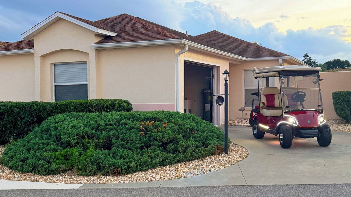 Lady Lake Cottage | Renovated Villa Btwn Lake Sumter & Spanish Springs