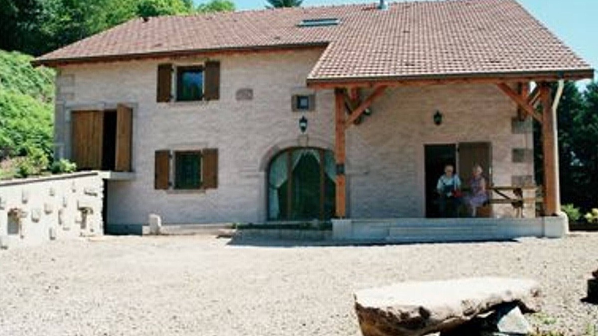 Vagney Cottage | Renovated Vosges Farmhouse with Comfort & Nature for 7, WiFi, Pets Welcome