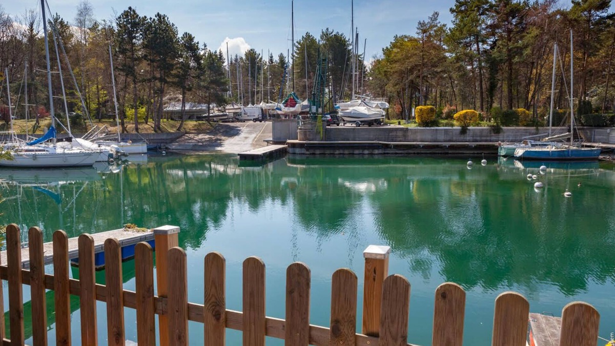 Thonon-les-Bains House | Renovated waterfront villa with 10-meter boat mooring