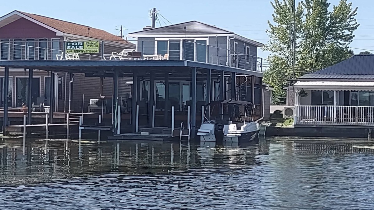 Russells Point House | Renovated Waterfront House with MASSIVE boat house and party deck