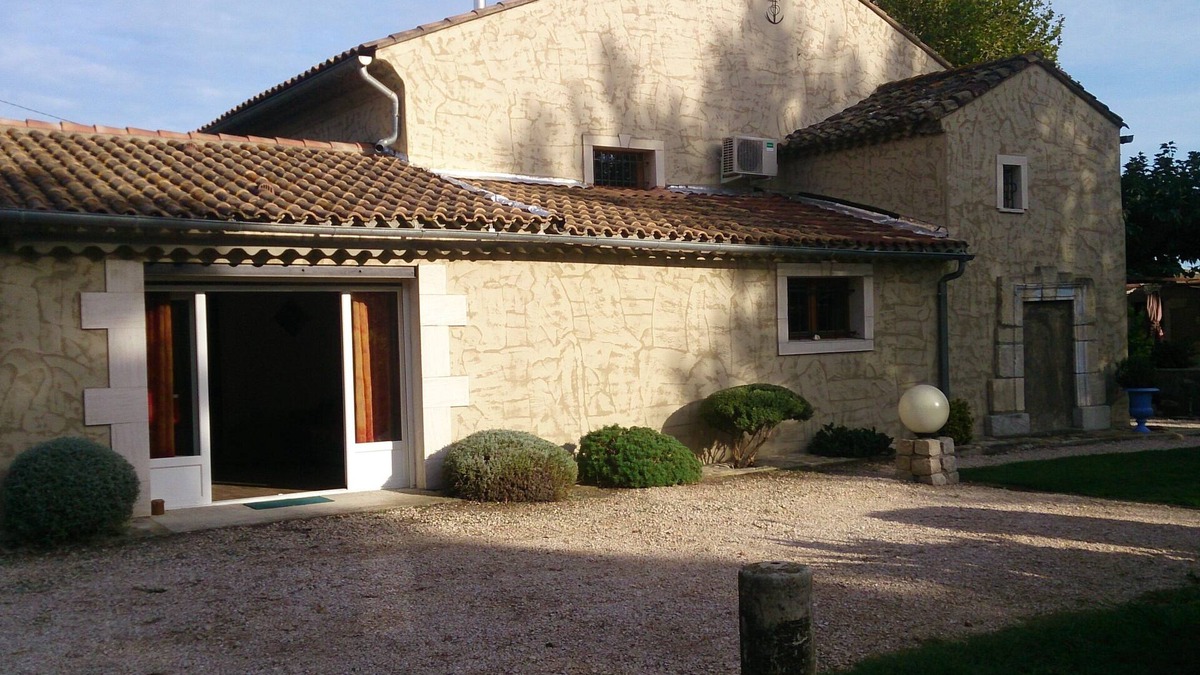 Rognonas Apartment | Rent 2 rooms of 50 m2 in mas provençal.