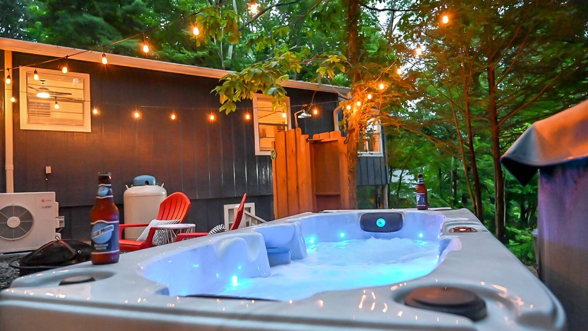 Indian Rock Springs Cabin | RENT 3 NIGHTS GET THE 4TH FREE JAN-MARCH!. message us for details