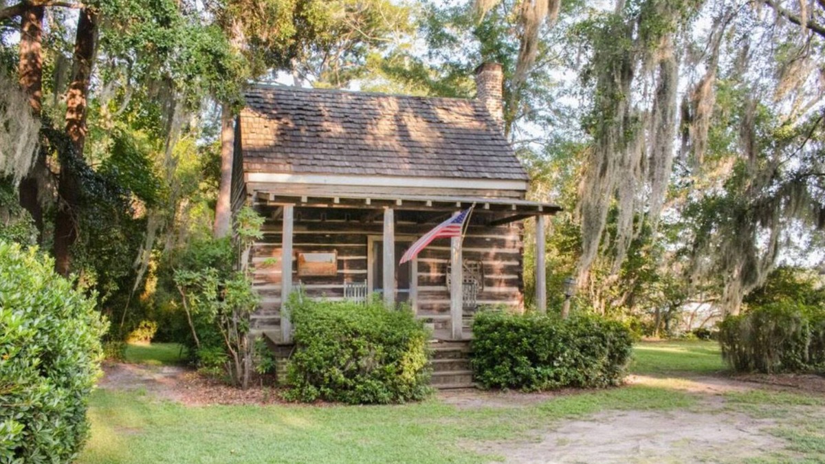 Charleston County Cabin | Rent a Historic Cabin on The Toogoodoo River, close to Edisto Beach