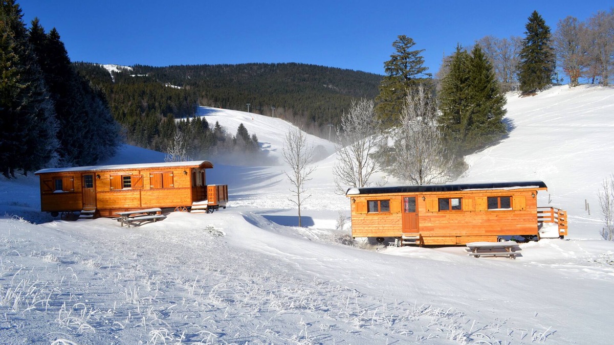 Meaudre House | Renting a comfortable wooden trailer at the farm on the Vercors