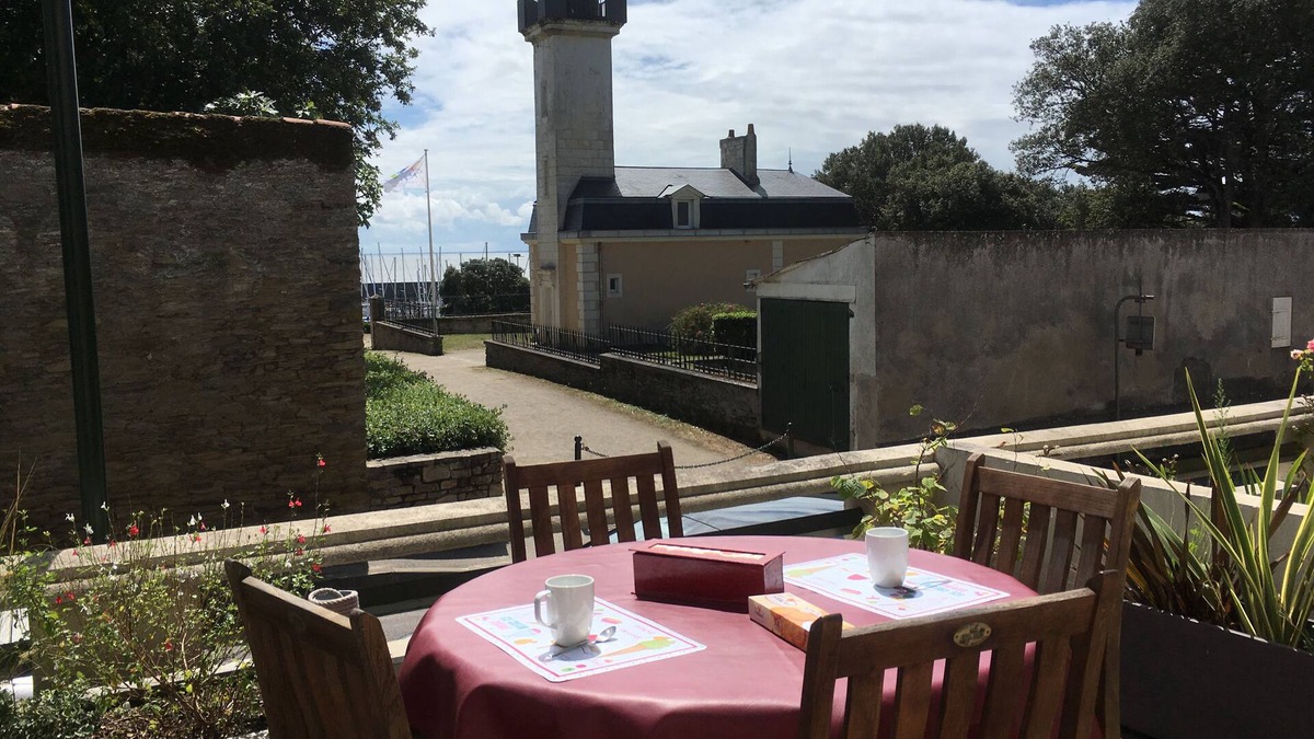 Pornic Apartment | rent in a former boarding house near the port and the sea