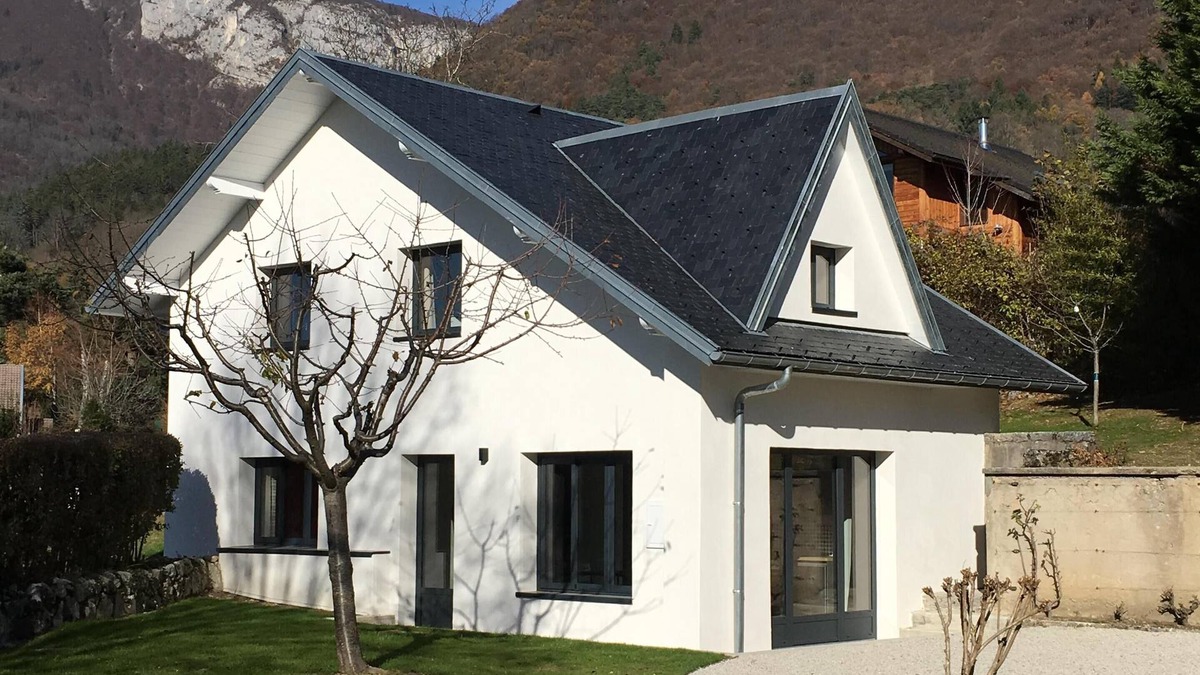 Saint-Jean-dʼArvey House | Rent in Savoy house renovated in 2017 near ski