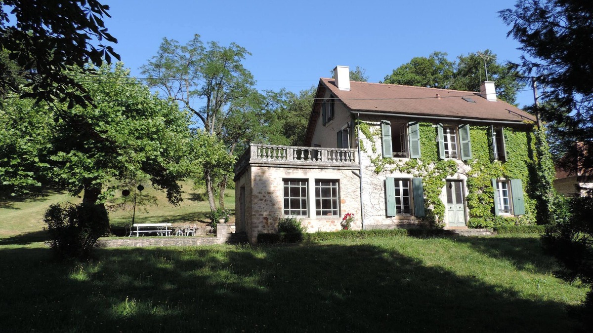 Villeneuve d'Aveyron House | Rent old family house Villeneuve d'Aveyron