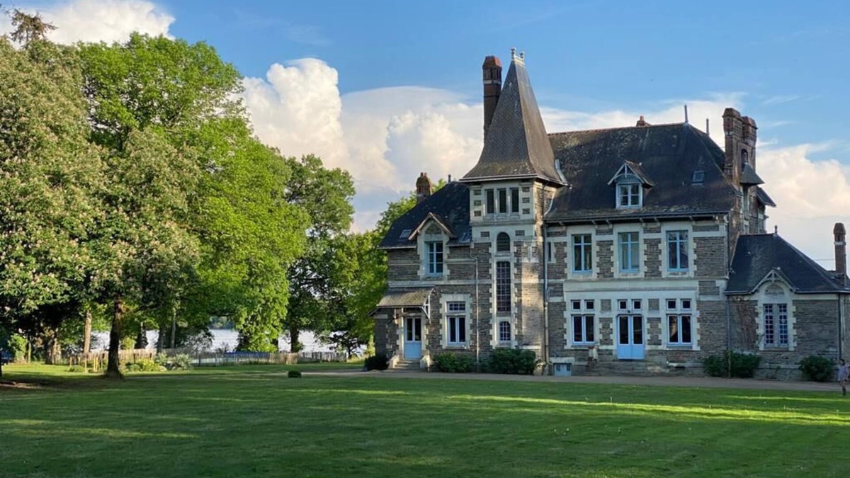 Riaille Other | Rent property with swimming pool - bucolic setting - 20 beds