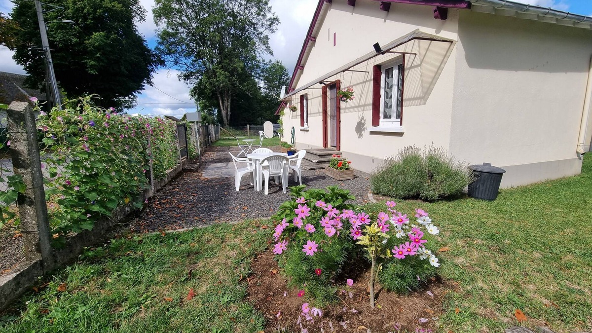 Messeix House | Rental 2 or 4 persons small house near La Bourboule and le Mont Dore