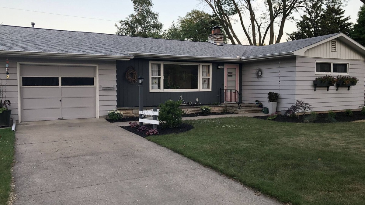Oshkosh House | RENTAL - 4.7 miles away, newly remodeled ranch home