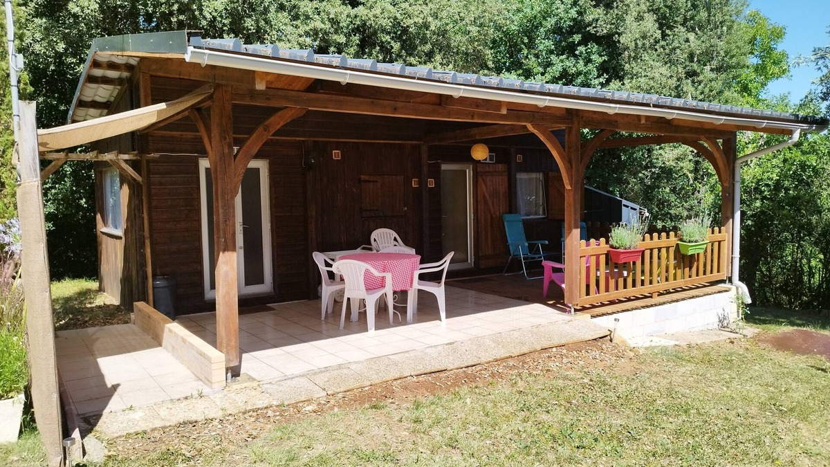 Sainte-Nathalene Ski Chalet | Rental 5 klms from Sarlat la caneda, enclosed land .