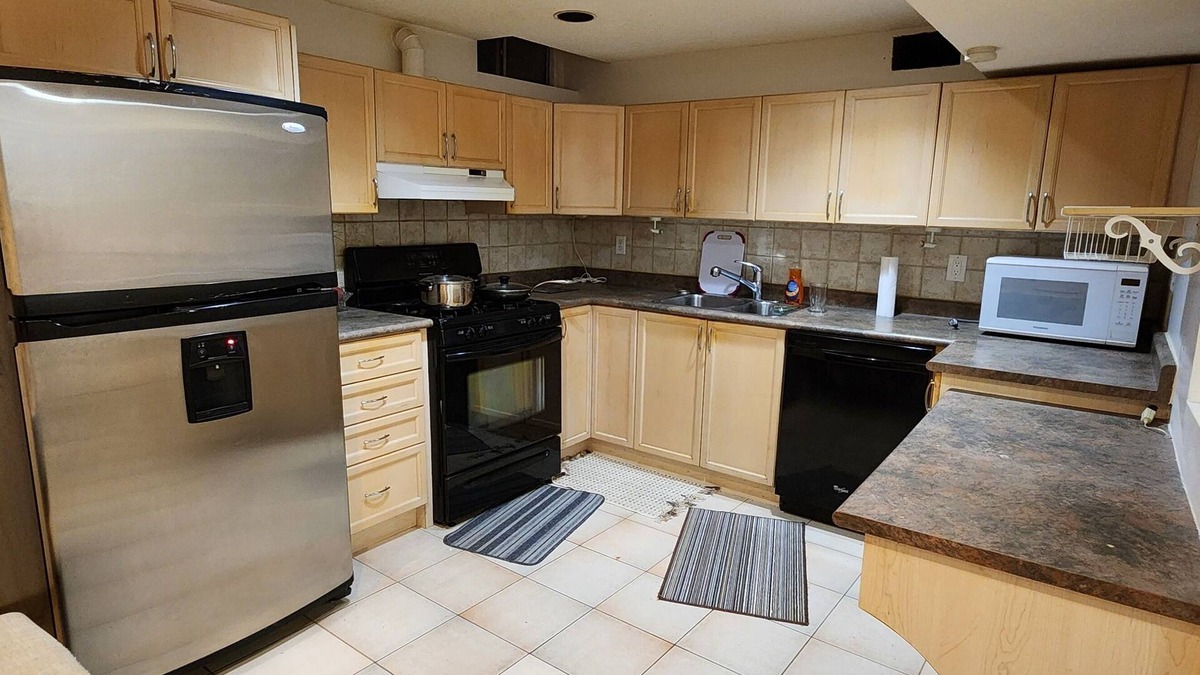 Vaughan Apartment | Rental Basement Apartment. Great location, parking, separate entrance, private.