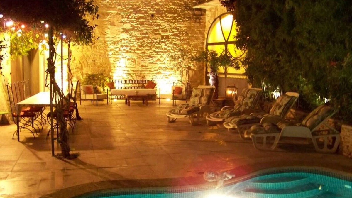 Aimargues House | Rental charming house of the 18th century