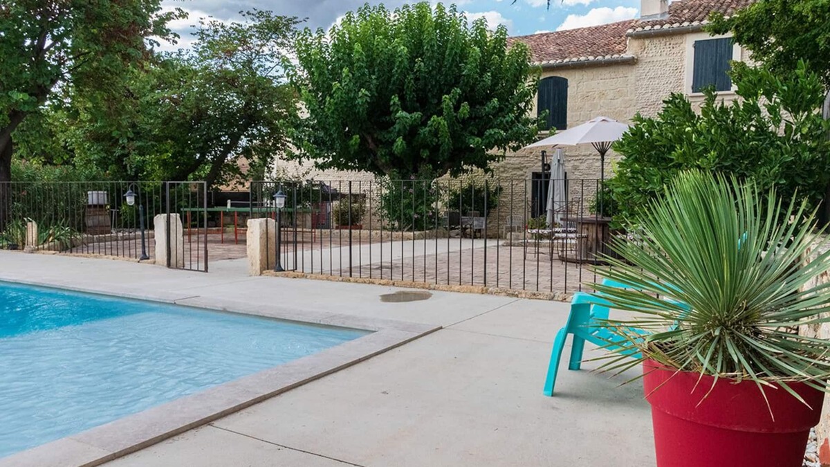 Vauvert House | RENTAL OF A MAS WITH POOL IN A VINEYARD IN FIELD CAMARGUE