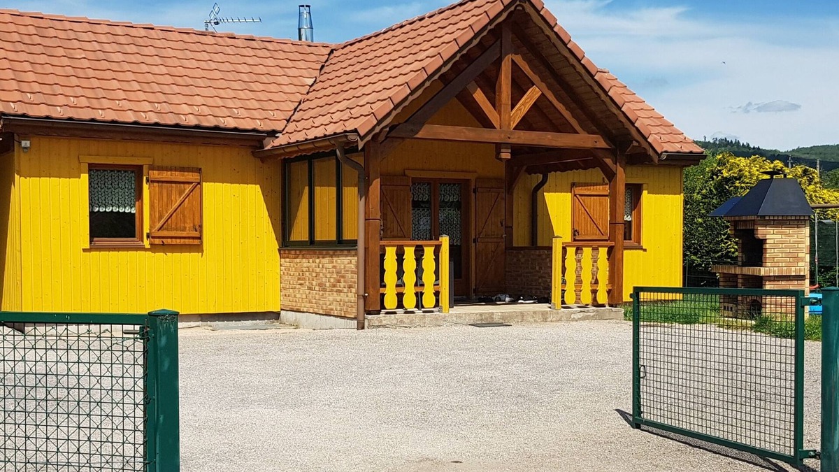Fraize Ski Chalet | Rental of fenced chalet with barbecue and children's play area