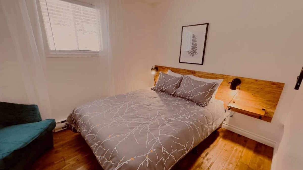 Bouchette House | Rental of renovated cottages facing the lake with a magnificent terrace