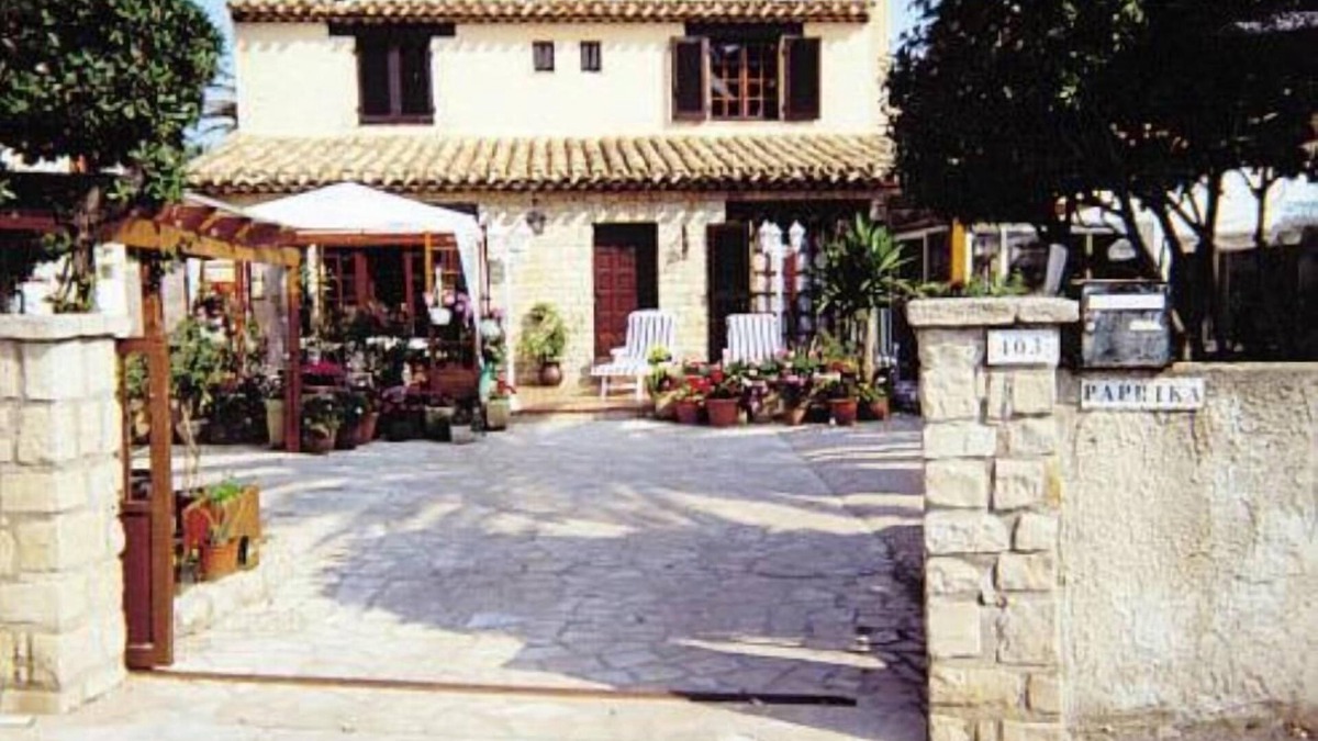 Le Brusc House | RENTAL VILLA SEASIDE BEACH FACING, PANORAMIC SEA