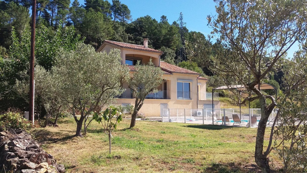 Les Salelles Villa | Renting a villa with private pool in the country.