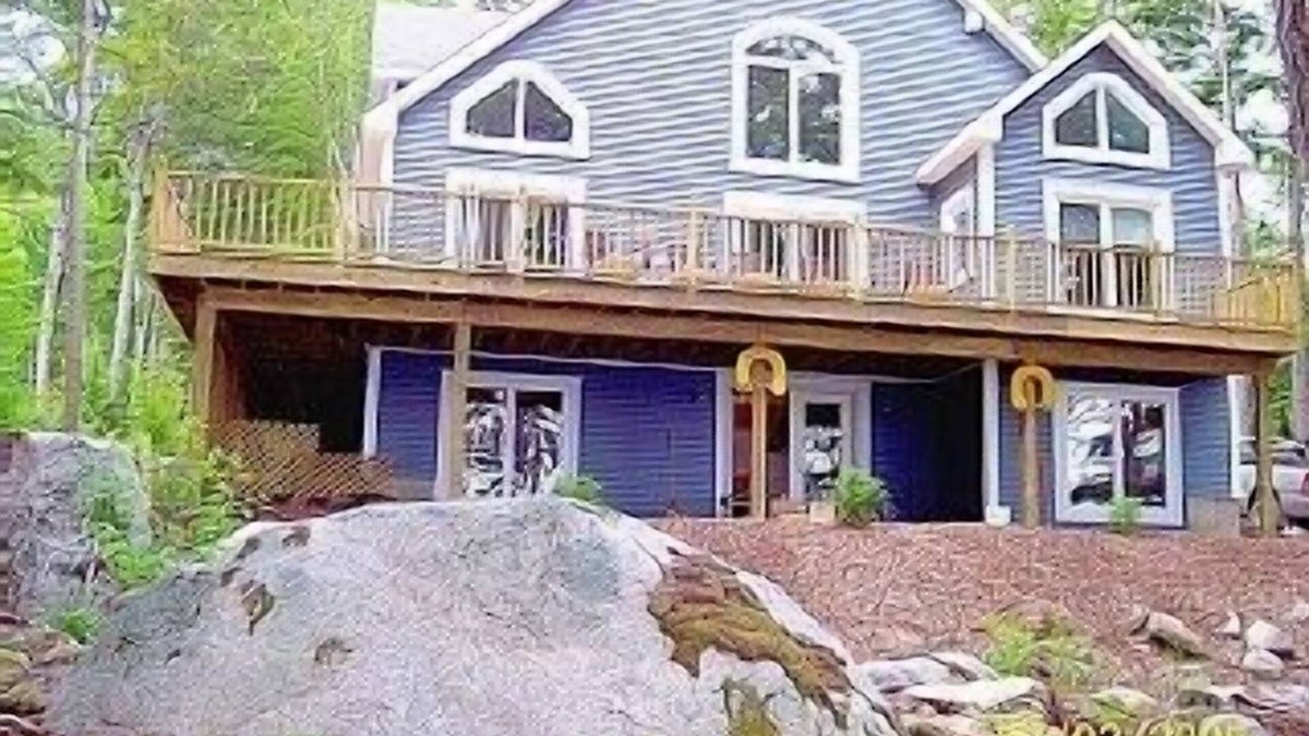 Ellsworth House | Renting Saturday to Saturday Charming Waterfront House near Acadia National Park