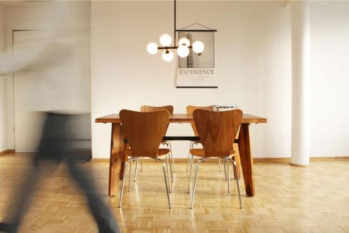 Strausberg Apartment | reoh I Maisonette am See I Malerischer Ausblick I Beamer I Berlin in 30min