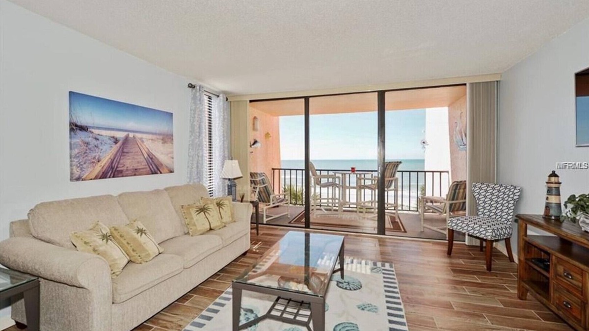 Indian Rocks Beach Condo | Reopened Paradise! Save on 14 Nights – Ocean View, Balcony & Private Beach!