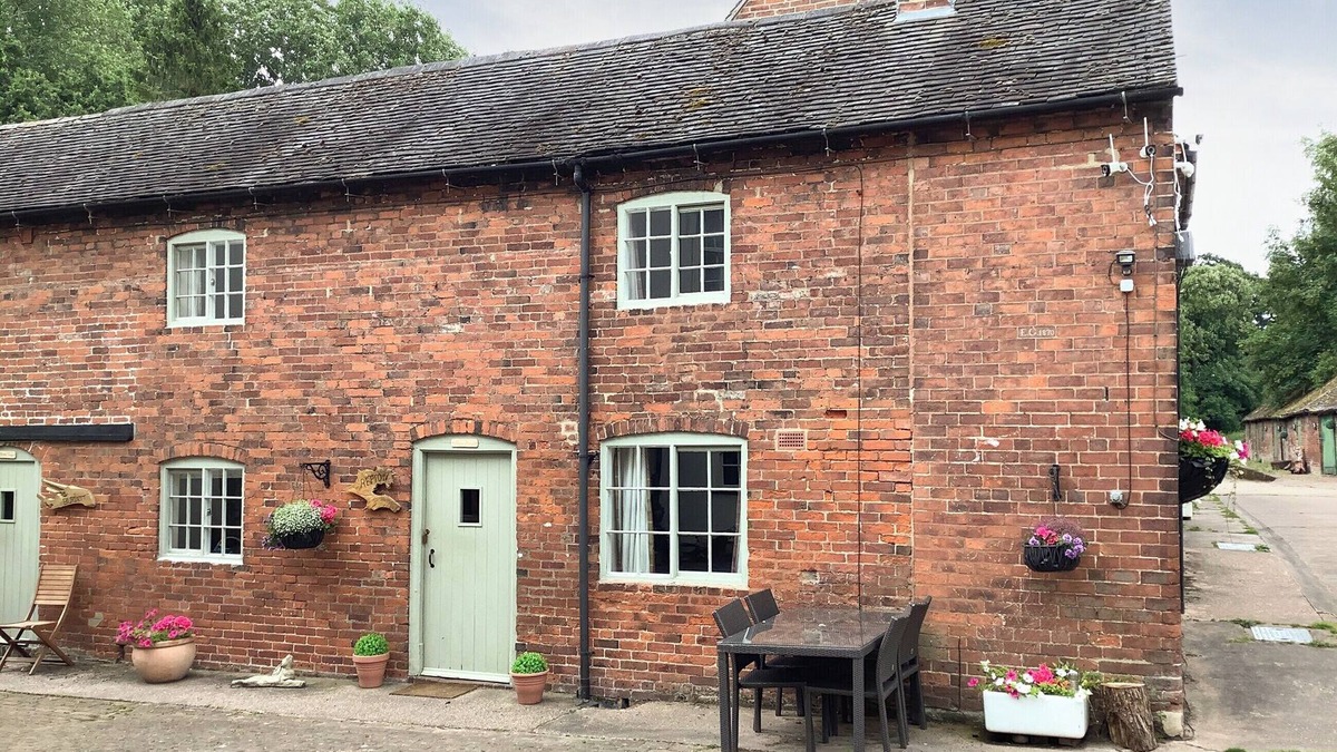 Hundall Cottage | Repton Cottage - 25348
