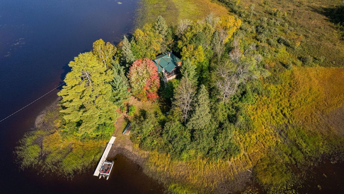 Republic Cabin | Republic Island - Lazy Days, Starry Nights & Total Seclusion
