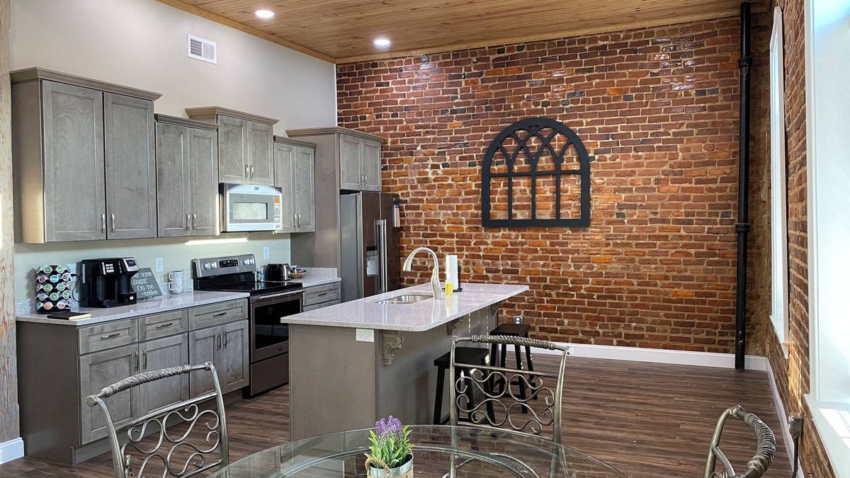 LaFayette Apartment | Repurposed space upstairs on LaFayette Square