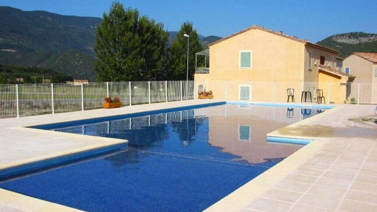 Montbrun-les-Bains Apartment | Res. Hameau des Sources with swimming pool - 2 bedroom apartment for 4/6 people