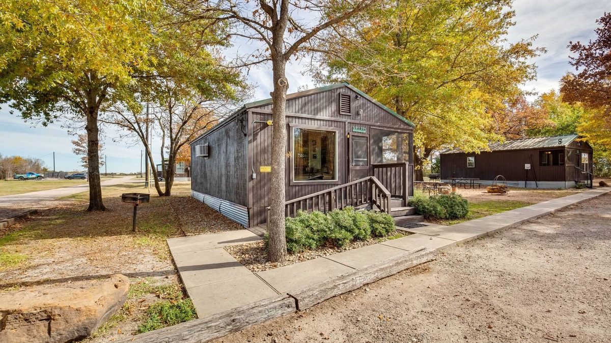 Cayuga Apartment | Reservoir & Dock Access: Pet-Friendly Kerens Cabin
