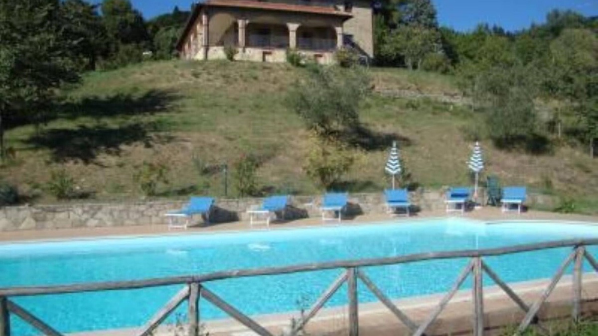 Castel Rigone House | Residence 15m long with an additional 3m Roman staircase, beautifully situated under