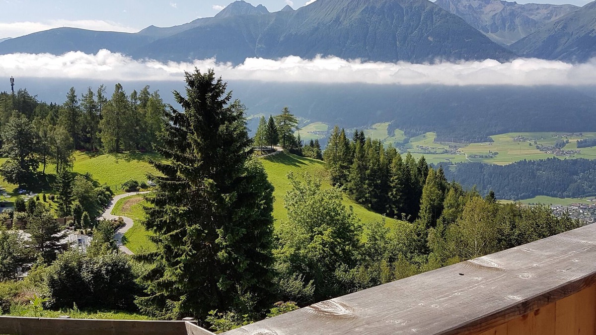 Mosern Apartment | Residence Berghof in the "Schwalbennest" of Tyrol
