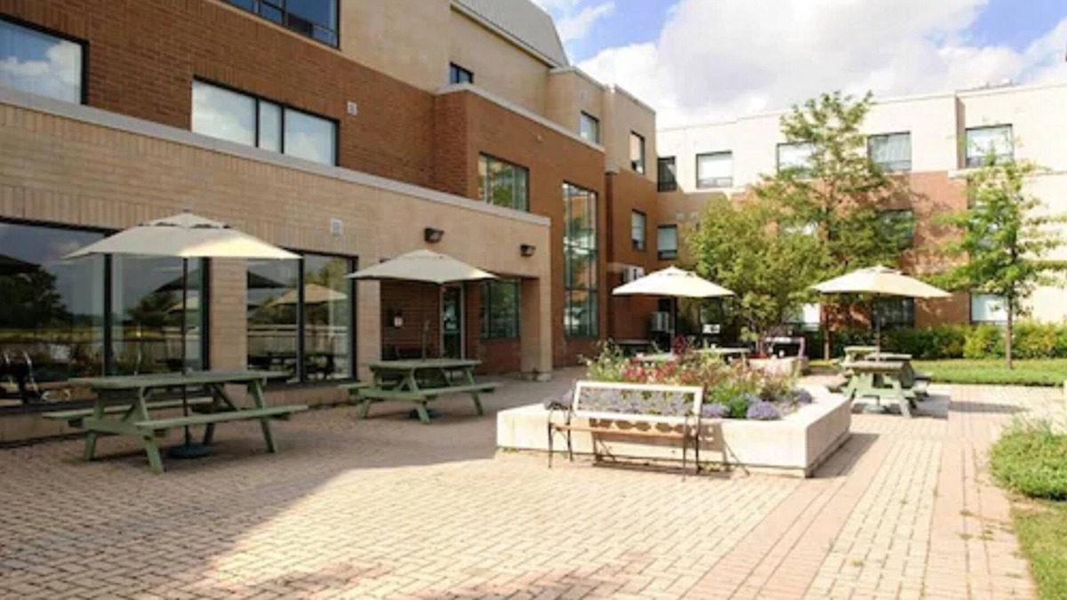 King City Apartment | Residence & Conference Centre - King City