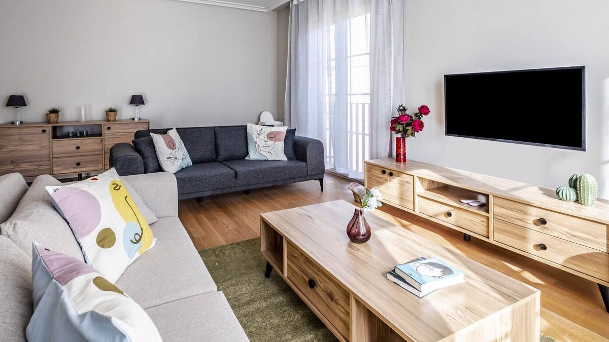 Umraniye Apartment | Residence Flat with Balcony in Umraniye