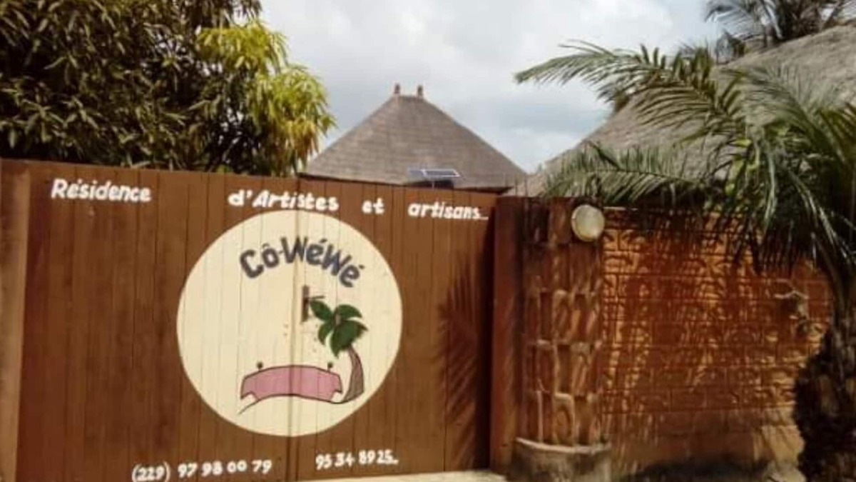 Ouidah Bed & Breakfast | Residence for artists and craftspeople (Cô-wéwé)5min from Ouidah beach