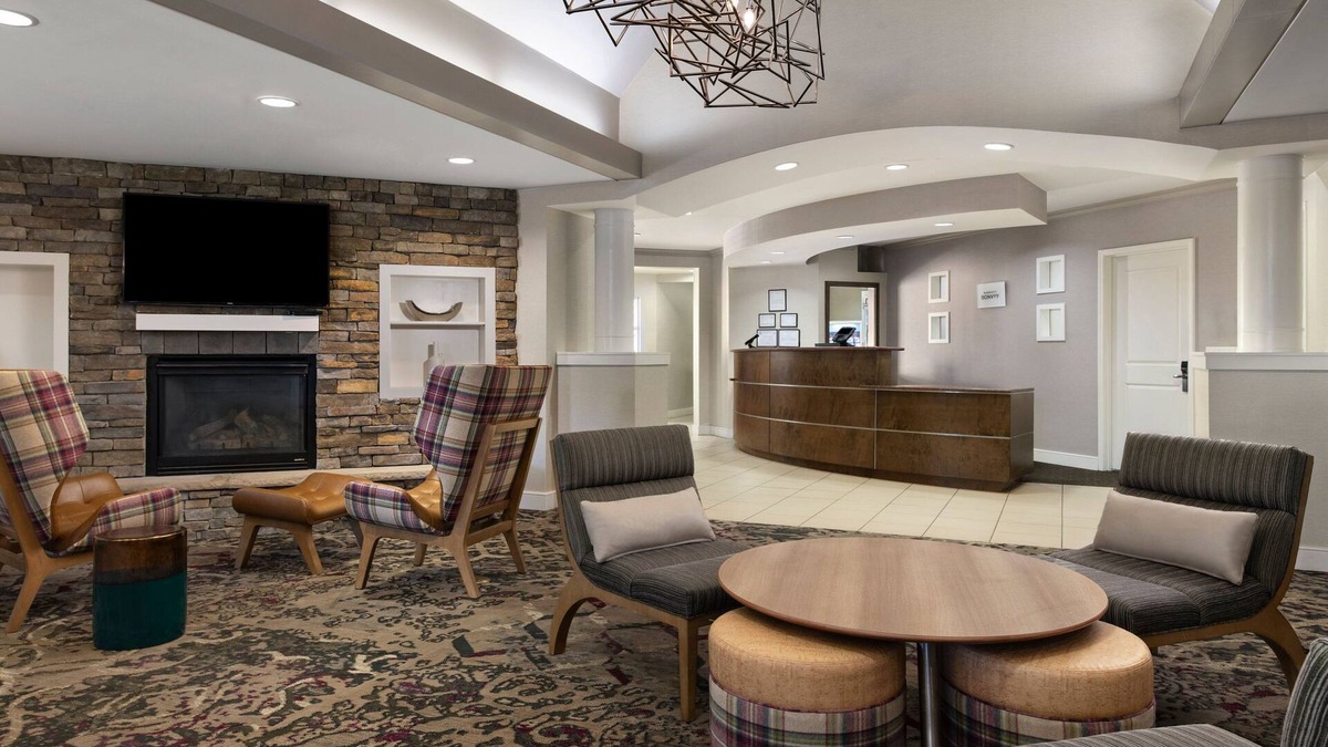 Mount Laurel Hotel | Residence Inn by Marriott Mt. Laurel at Bishop's Gate