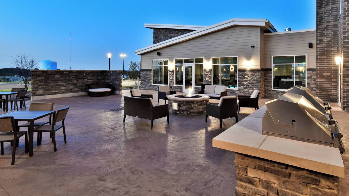 Seymour Hotel | Residence Inn by Marriott Eau Claire