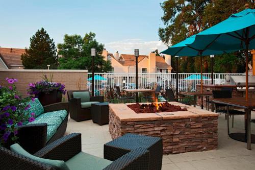 Glenwood Grove - North Iris Hotel | Residence Inn by Marriott Boulder