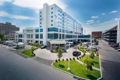East Bronx Hotel | Residence Inn by Marriott The Bronx at Metro Center Atrium