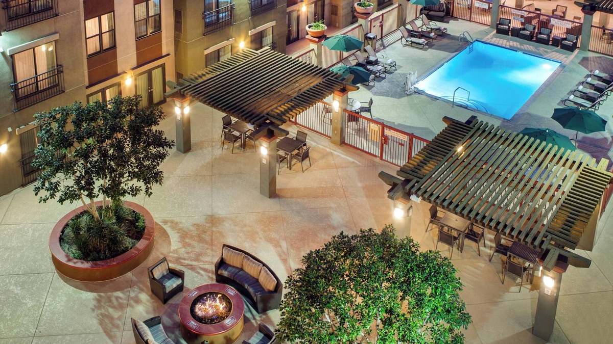 Downtown Burbank Hotel | Residence Inn by Marriott Los Angeles Burbank Downtown
