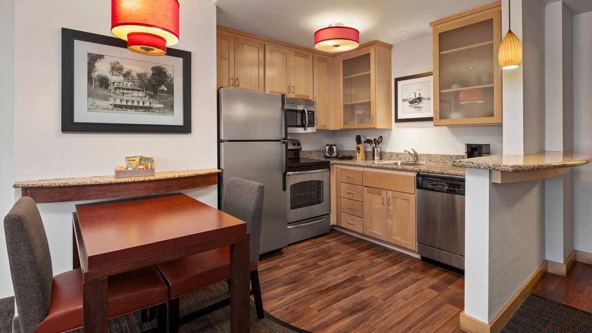 Plymouth Hotel | Residence Inn by Marriott Minneapolis Plymouth